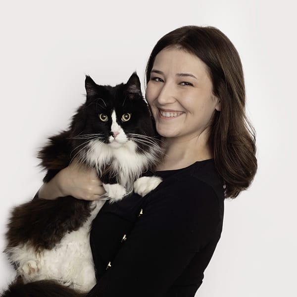 Dr. Alexis Thomas with pet